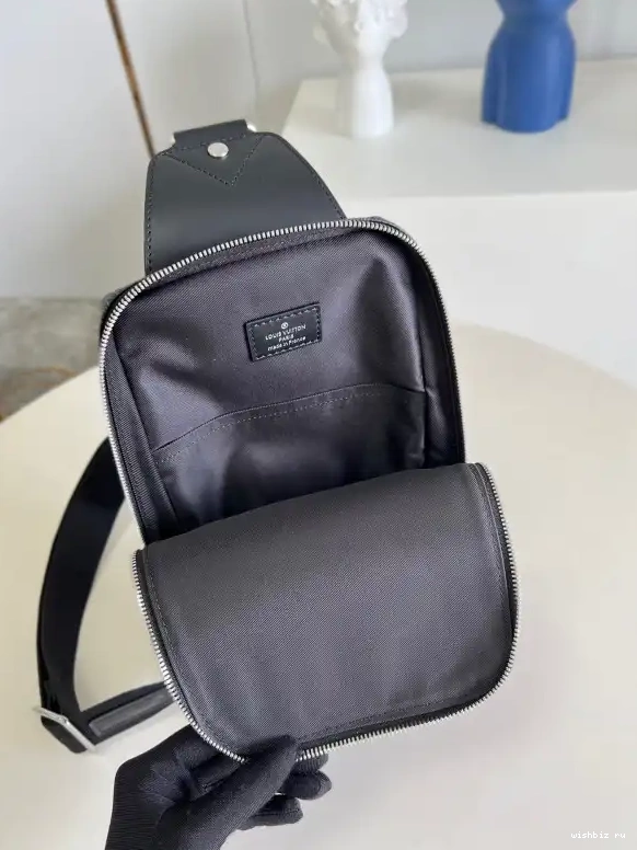 WIS SLINGBAG VUITTON LOUIS AVENUE 0702